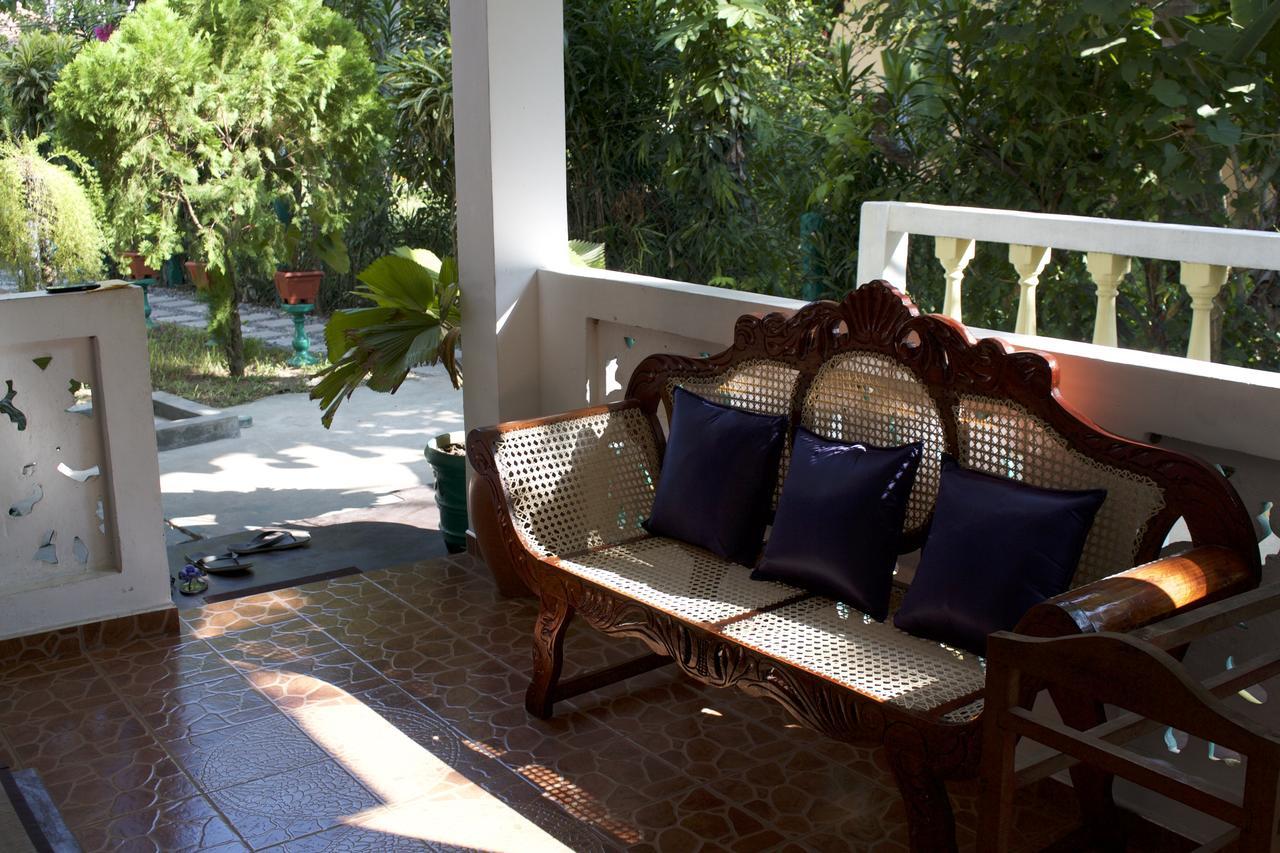 Hotel Happy Coconut Unawatuna Exterior foto