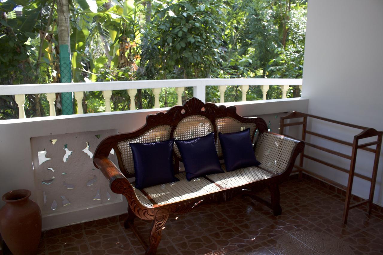Hotel Happy Coconut Unawatuna Exterior foto