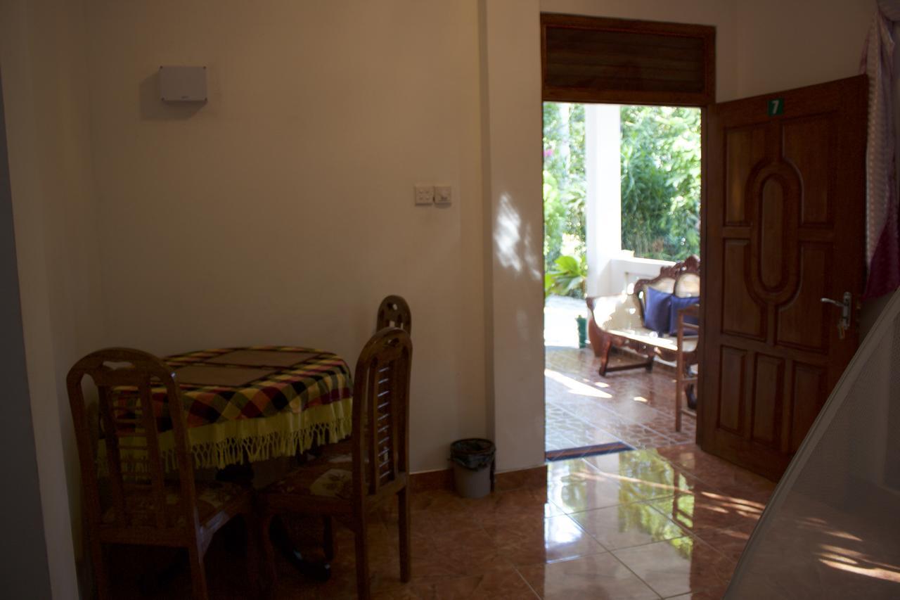 Hotel Happy Coconut Unawatuna Exterior foto